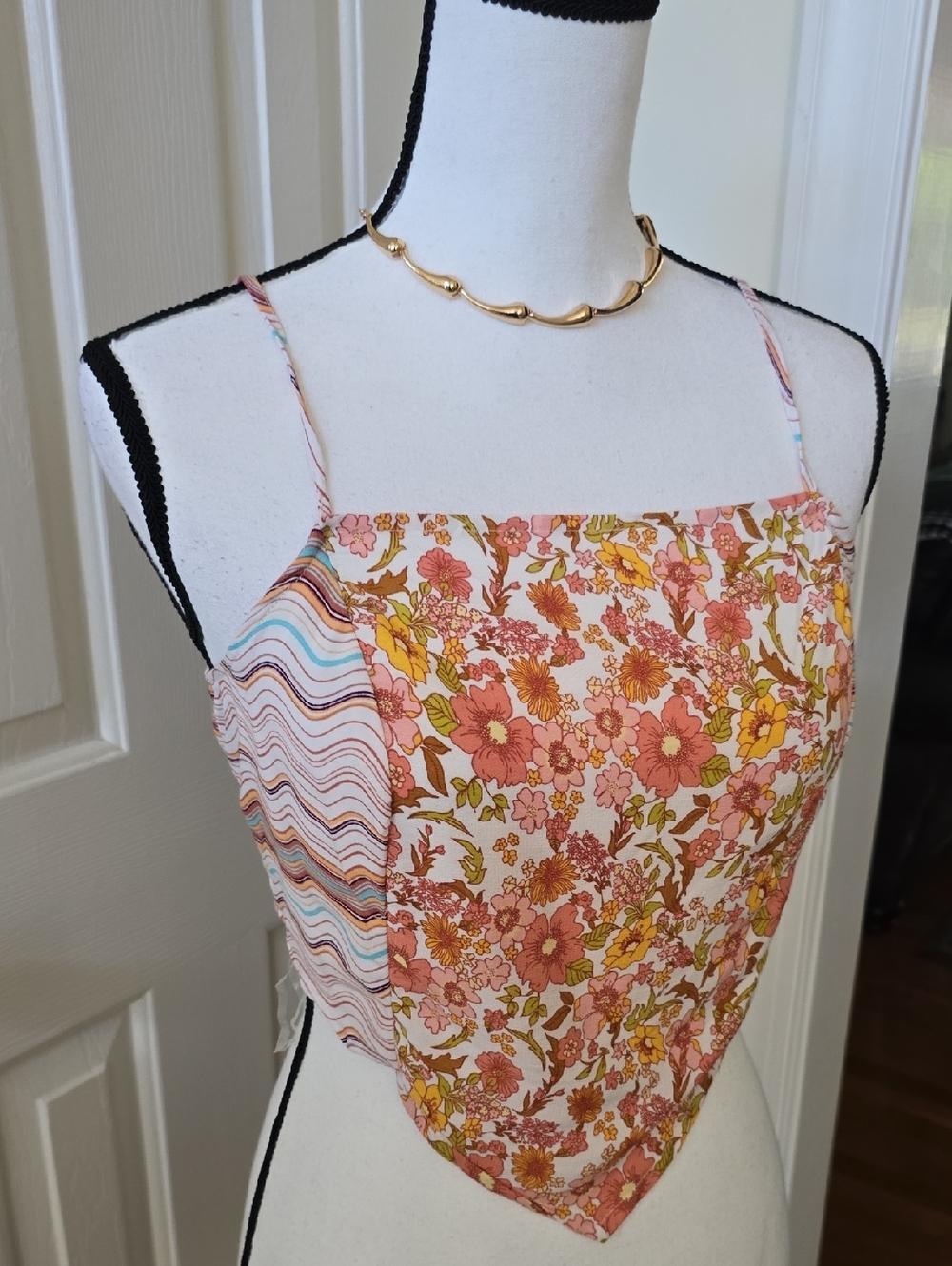 SO BRAND WOMEN'S JUNIOR SIZE SUMMER SPAGHETTI STRAPS CROP TOP SIZE SMALL